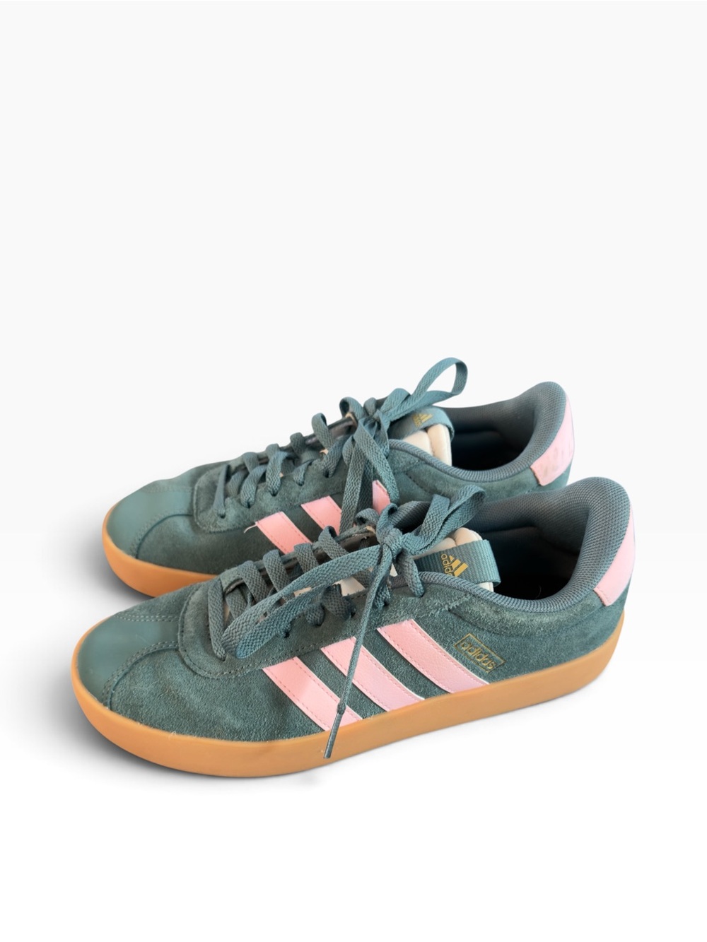 adidas Women's Gazelle Suede Sneaker - Teal with Pink stripes, w 8.5 like new